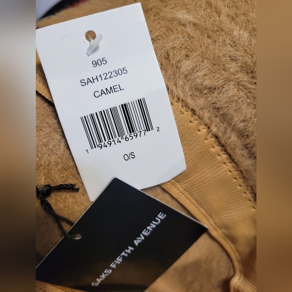 Saks Fifth AvenueFuzzy Bucket Hat one‎ size - Picture 8 of 9